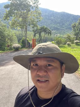 Siew Chong Lee